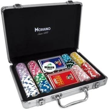 200-Piece Poker Chips Set+2 Decks Poker Cards & Suitcase