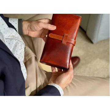 Hand-Dyed Leather Boveda Cigar Case